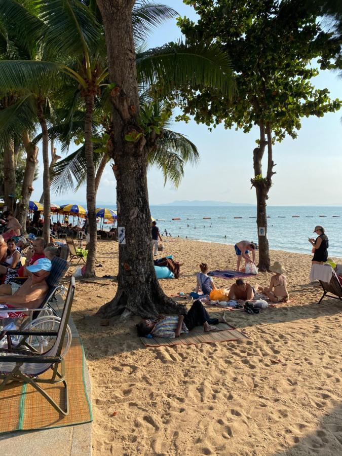 Jomtien Beach Hostel & Guesthouse Extérieur photo